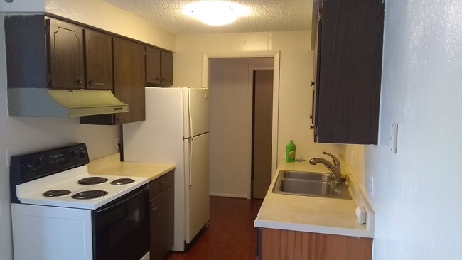 561 Geneva St, Unit 205 in Aurora, CO - Building Photo - Building Photo