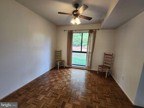 2062 Royal Fern Ct, Unit 28/1A in Reston, VA - Building Photo - Building Photo