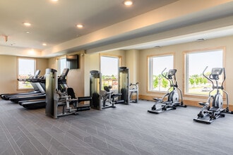 Reserve at Prairie Centre in St. Charles, IL - Foto de edificio - Interior Photo