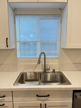 9938 Lull St in Burbank, CA - Building Photo - Building Photo