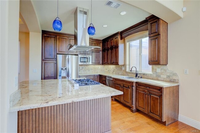 property at 612 N Juanita Ave