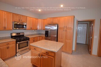 7006 Cambridge Rd in Shakopee, MN - Foto de edificio - Building Photo