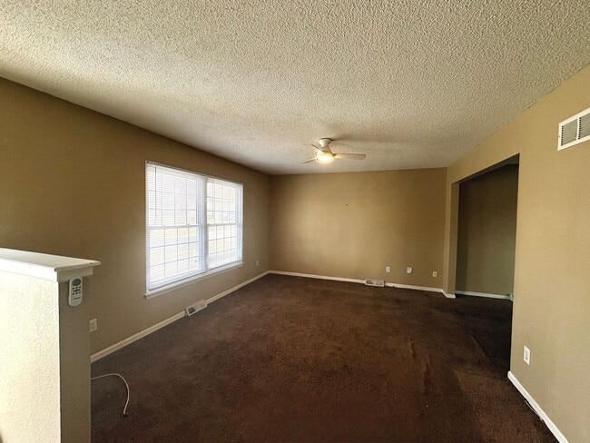 1120 NE 9th St in Blue Springs, MO - Building Photo - Building Photo