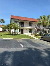 4983 Pepper Cir-Unit -H-201 in Naples, FL - Foto de edificio - Building Photo