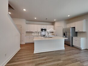 1111 Livengood Wy in Indian Trail, NC - Foto de edificio - Building Photo