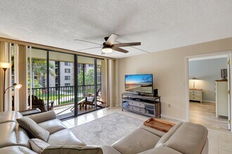 2424 N Federal Hwy in Boynton Beach, FL - Building Photo - Building Photo