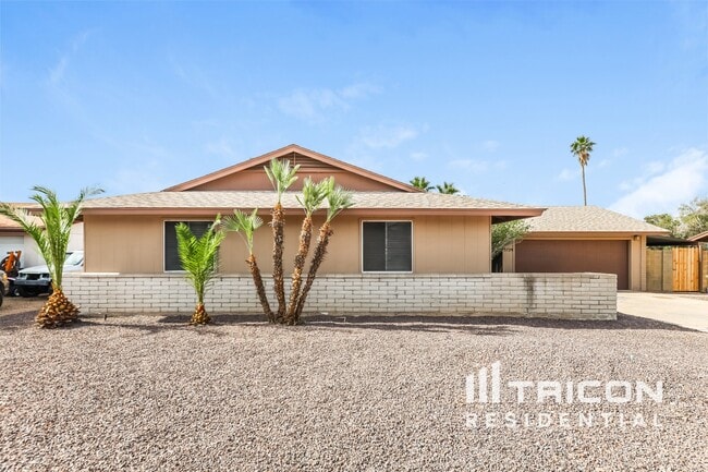 property at 3729 W North Ln