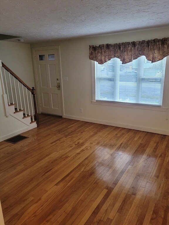 129 Uncatena Ave in Worcester, MA - Building Photo - Building Photo