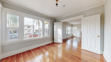 1436 S Norton Ave in Los Angeles, CA - Building Photo - Building Photo