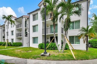 703 Villa Cir in Boynton Beach, FL - Building Photo - Building Photo