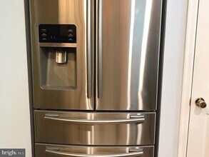 11120 Lake Breeze Dr in North Potomac, MD - Building Photo - Building Photo