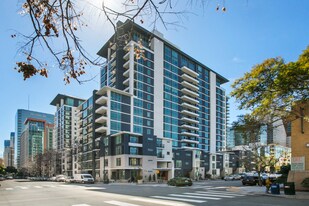 425 W Beech St in San Diego, CA - Building Photo