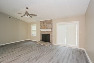 7228 Walterboro Rd in Charlotte, NC - Foto de edificio - Building Photo