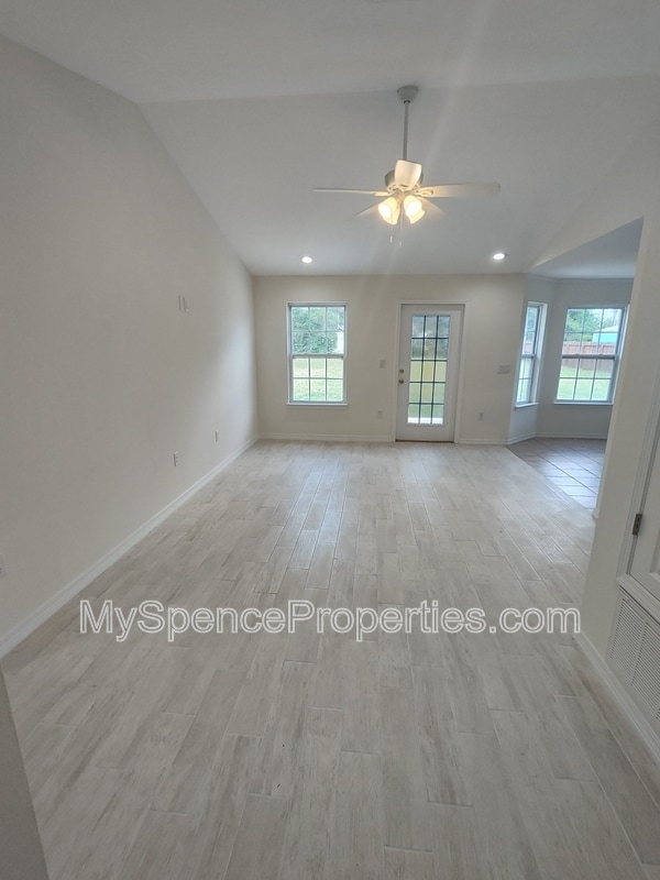 5125 Colt Dr in Crestview, FL - Building Photo - Building Photo