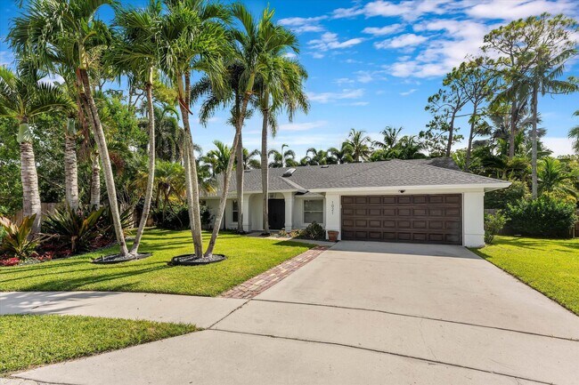 1021 Corallita Ct in Wellington, FL - Building Photo - Building Photo
