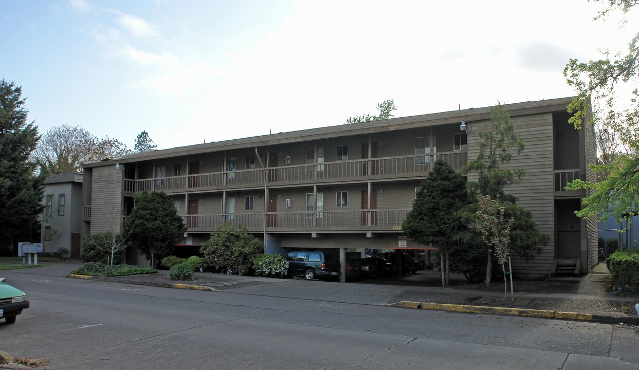 Redux Apartments in Eugene, OR - Building Photo