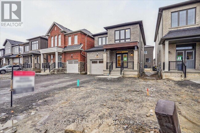 1198 Rexton Dr in Oshawa, ON - Building Photo - Building Photo