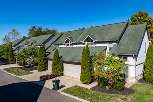 Bercley Woods Townhomes in Gahanna, OH - Building Photo