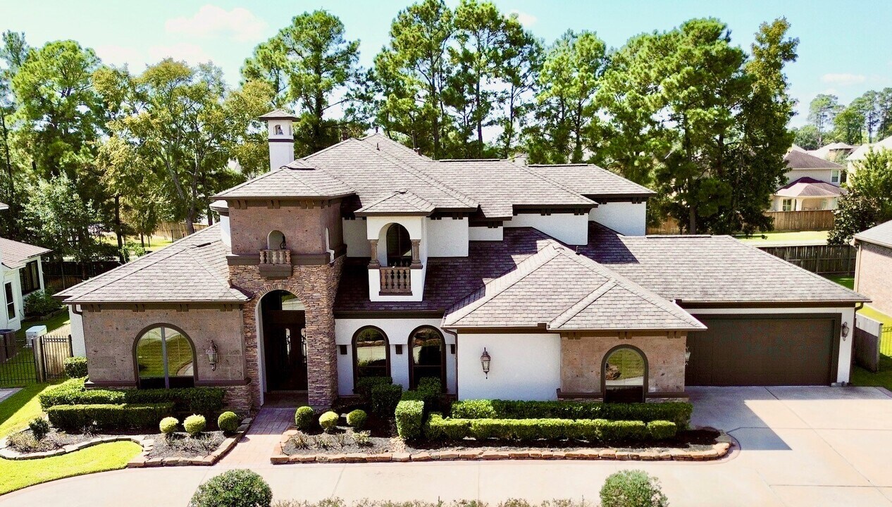 7511 Raes Creek Dr in Spring, TX - Foto de edificio