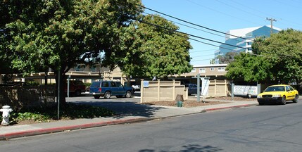 Concord Court Apartments in Concord, CA - Foto de edificio - Building Photo