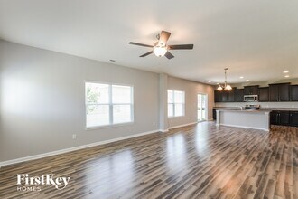 2020 Eagles Ridge Dr in Cicero, IN - Foto de edificio - Building Photo