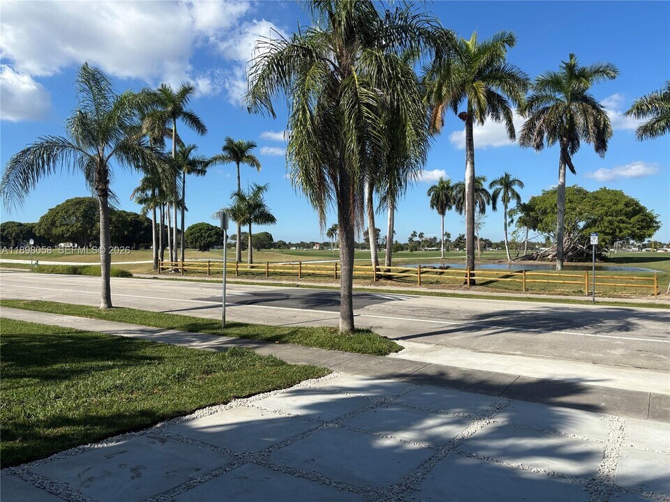 1410 Polk St in Hollywood, FL - Building Photo