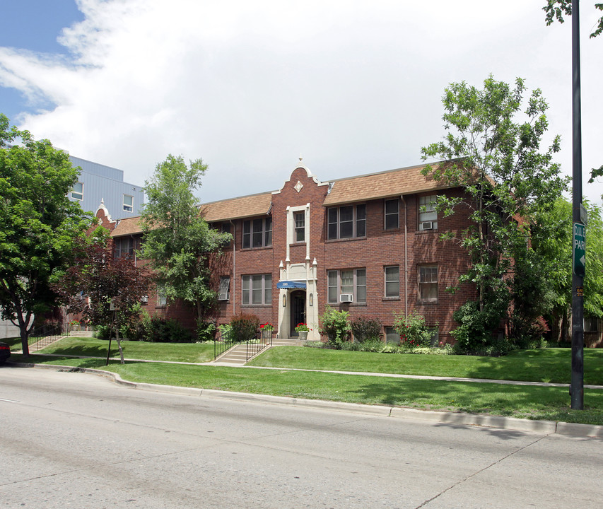 East Evans Apartments in Denver, CO - Building Photo