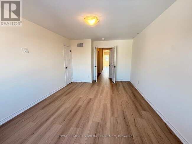 94 Cadillac Crescent in Brampton, ON - Building Photo - Building Photo