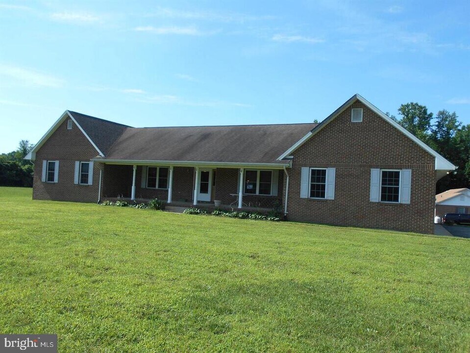 3420 Evans Rd in Huntingtown, MD - Building Photo