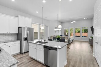 2106 Ironwood Pass Dr in Missouri City, TX - Building Photo - Building Photo