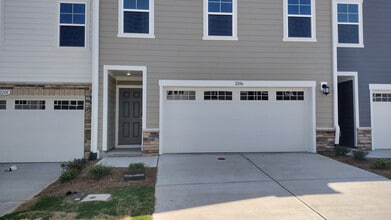 Room in Townhome on Terrawood Dr in Durham, NC - Building Photo - Building Photo
