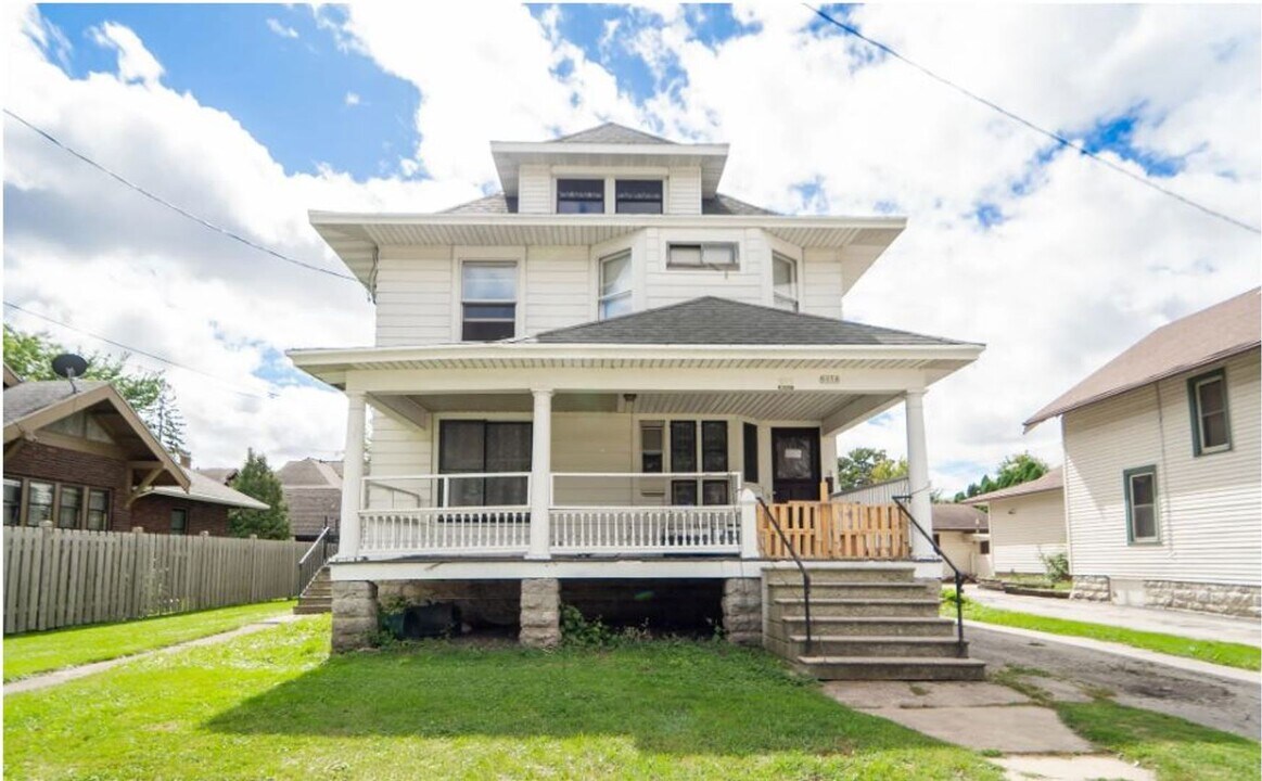 505 W Irving Ave-Unit -505 (lower) in Oshkosh, WI - Building Photo