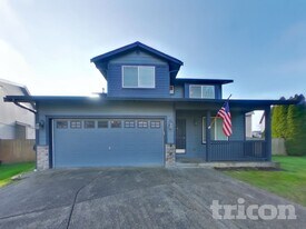14628 81st Ave E in Puyallup, WA - Building Photo
