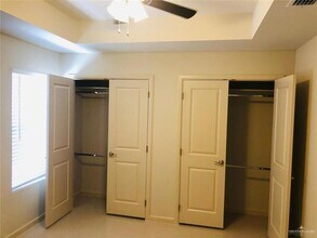 1408 Deer Hls, Unit 4 in Edinburg, TX - Building Photo - Building Photo