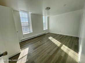 602 Warren St in Hudson, NY - Building Photo - Building Photo