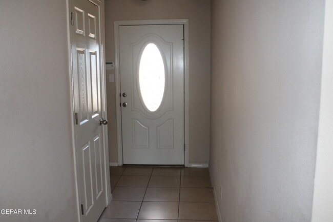 14561 Jesus Almeida in El Paso, TX - Building Photo - Building Photo