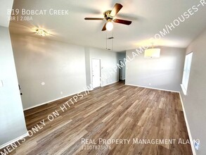 819 Bobcat Creek in San Antonio, TX - Building Photo - Building Photo