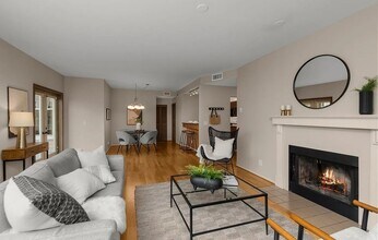 1710 S Harbor Way in Portland, OR - Foto de edificio - Building Photo