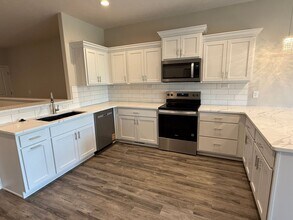 8812 Bristlecone Dr in Lincoln, NE - Building Photo - Building Photo