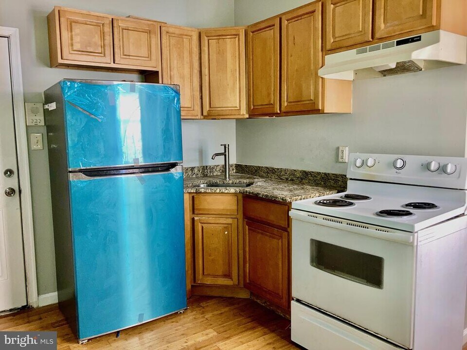 4825 Baltimore Ave in Philadelphia, PA - Building Photo
