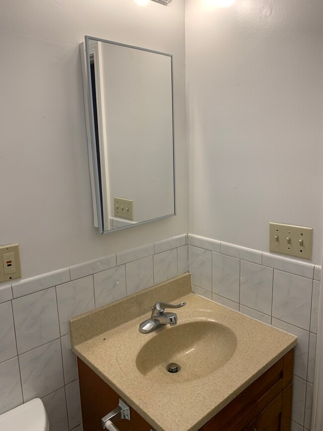 306 Dorado Ter, Unit 304 in San Francisco, CA - Foto de edificio - Building Photo
