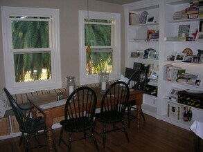 1535 9th St, Unit Upper in Alameda, CA - Foto de edificio - Building Photo