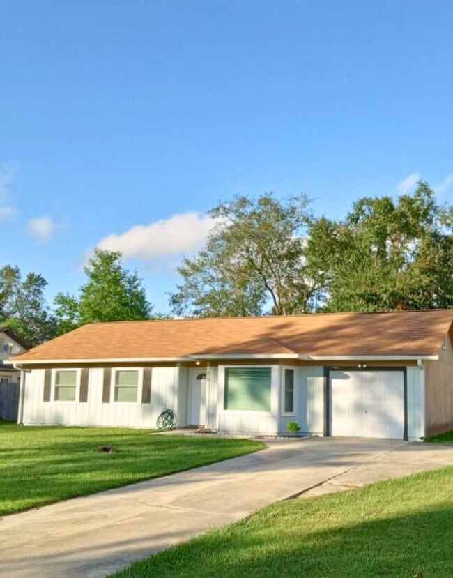 property at 419 Sunnyside Dr