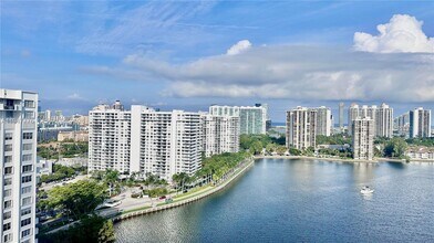 2750 NE 183rd St in Aventura, FL - Building Photo - Building Photo