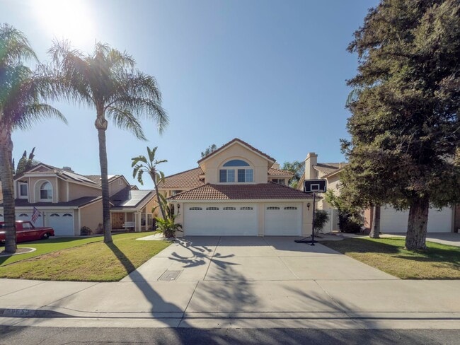 39653 Calle Casablanca in Murrieta, CA - Building Photo - Building Photo