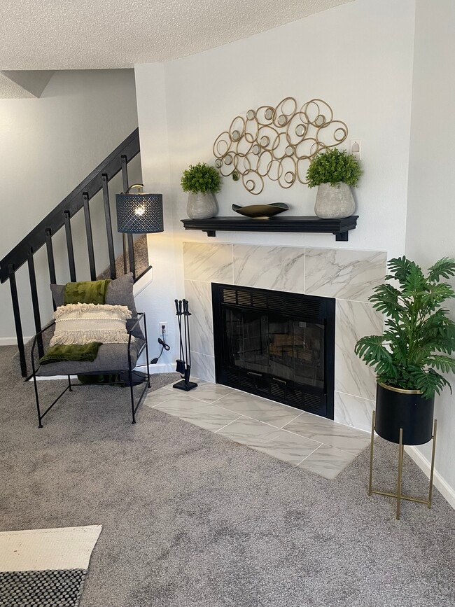 4356 Hawks Lookout Ln