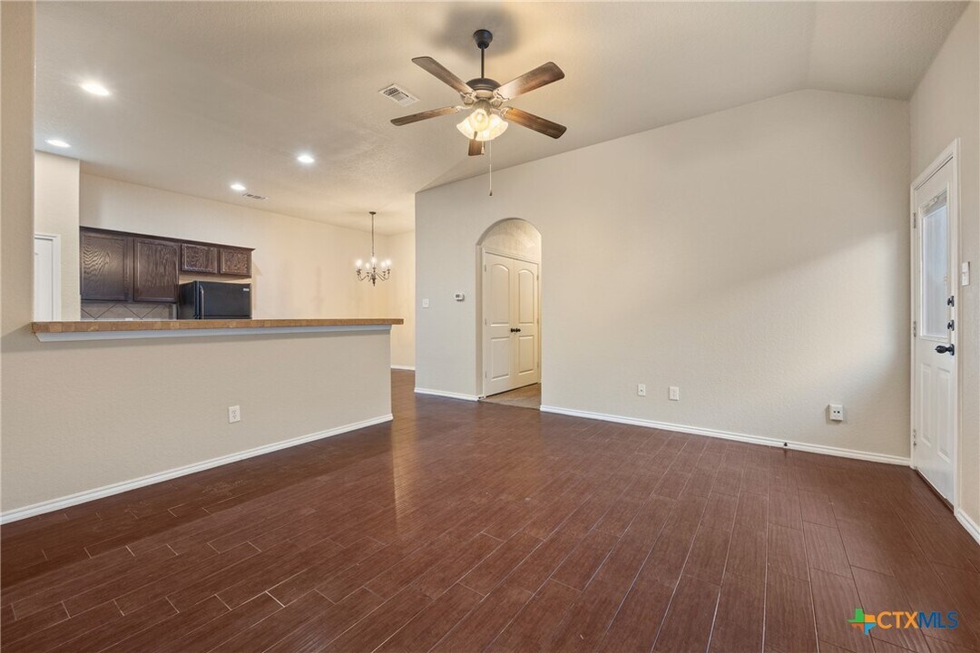 291 Rosalie Dr in New Braunfels, TX - Building Photo