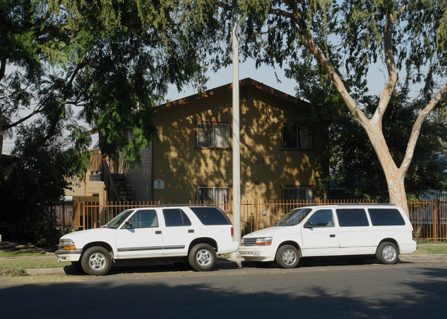 607 E 4th St in Corona, CA - Building Photo - Building Photo