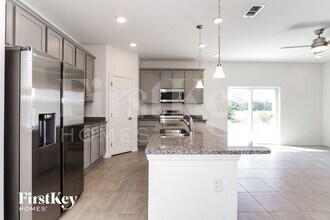 340 Corbel Ln in Eagle Lake, FL - Building Photo - Building Photo