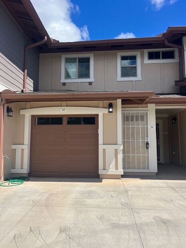 property at 911221-1221 Kamaaha Ave